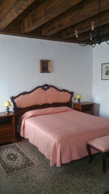 Palazzo Camozzini Apartments Verona Bilik gambar